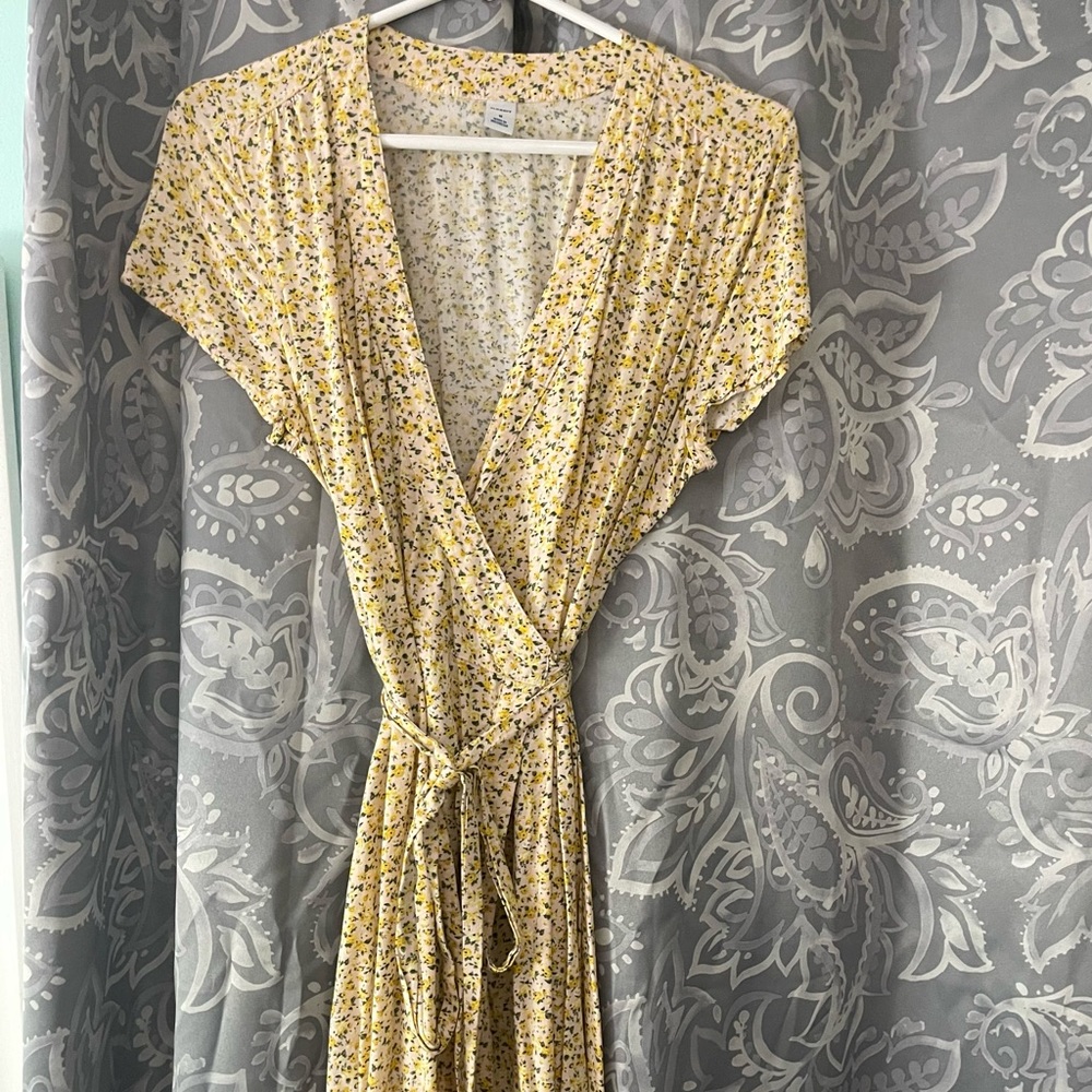 Old navy, medium, yellow